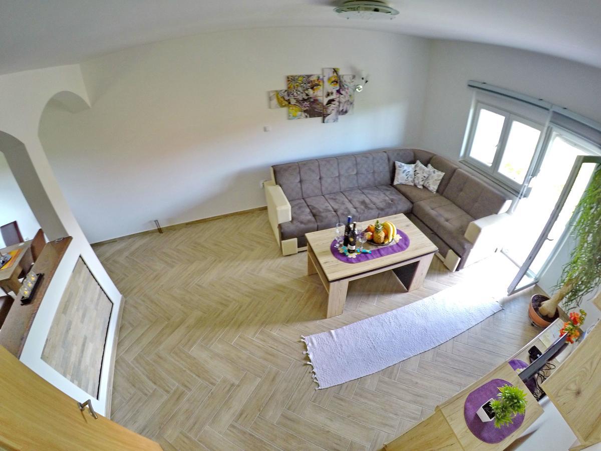 Apartments Pravica เทรบินเย ภายนอก รูปภาพ