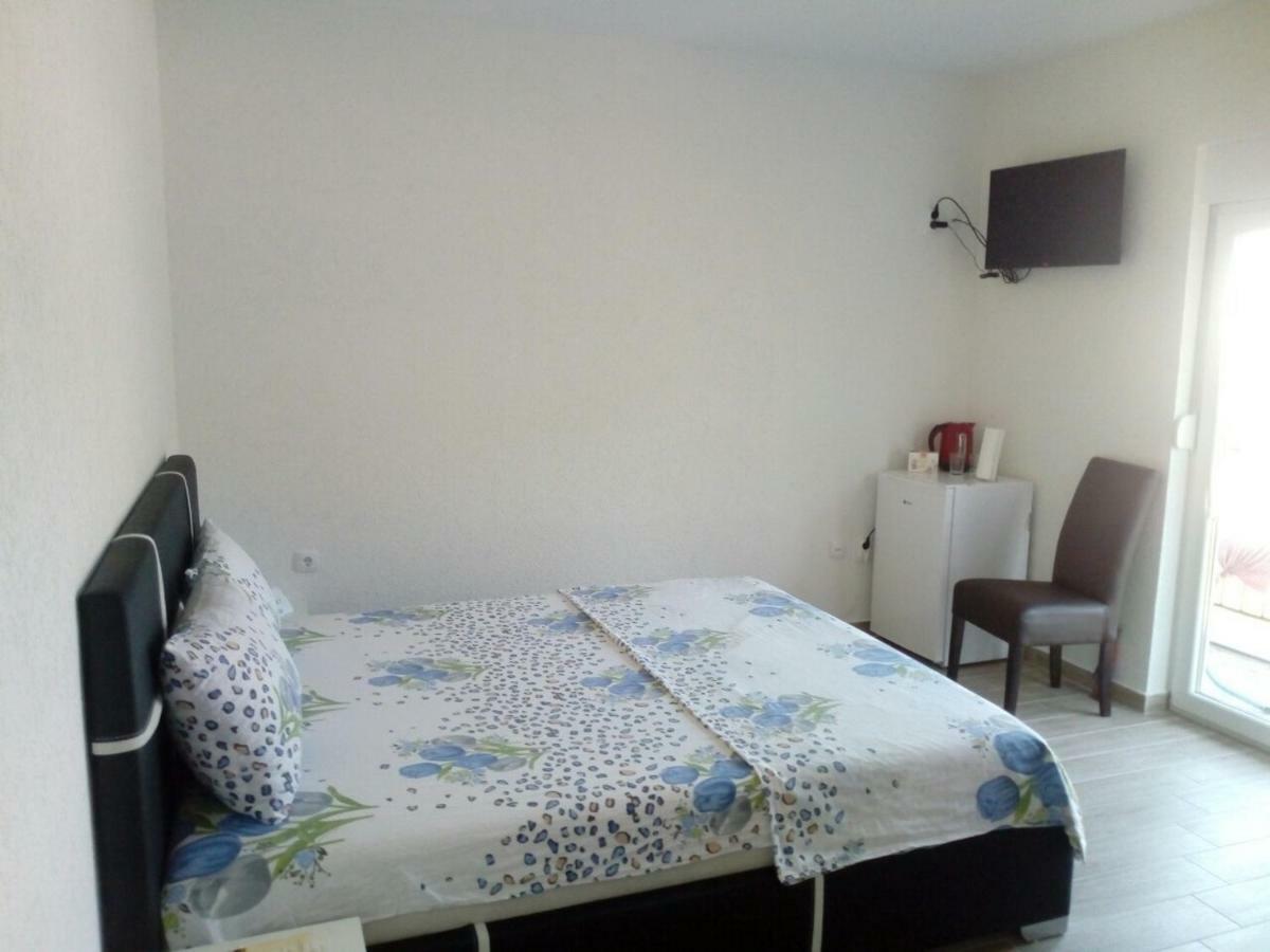 Apartments Pravica เทรบินเย ภายนอก รูปภาพ